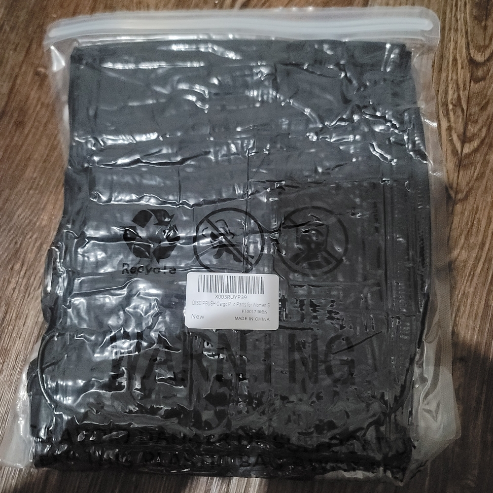 Black cargo pants